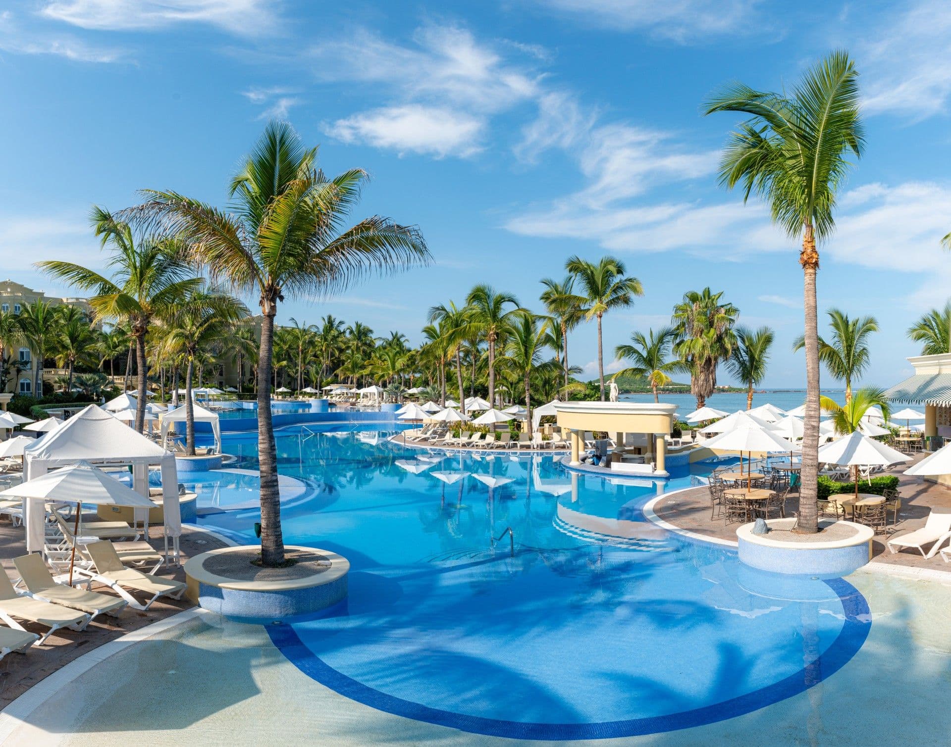 Resort exterior at Pueblo Bonito Sunset Beach Golf & Spa Resort