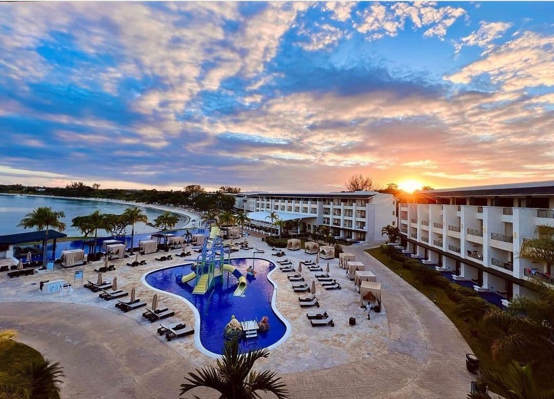 Royalton Negril, Autograph Collection All-Inclusive Resort Exterior & Grounds
