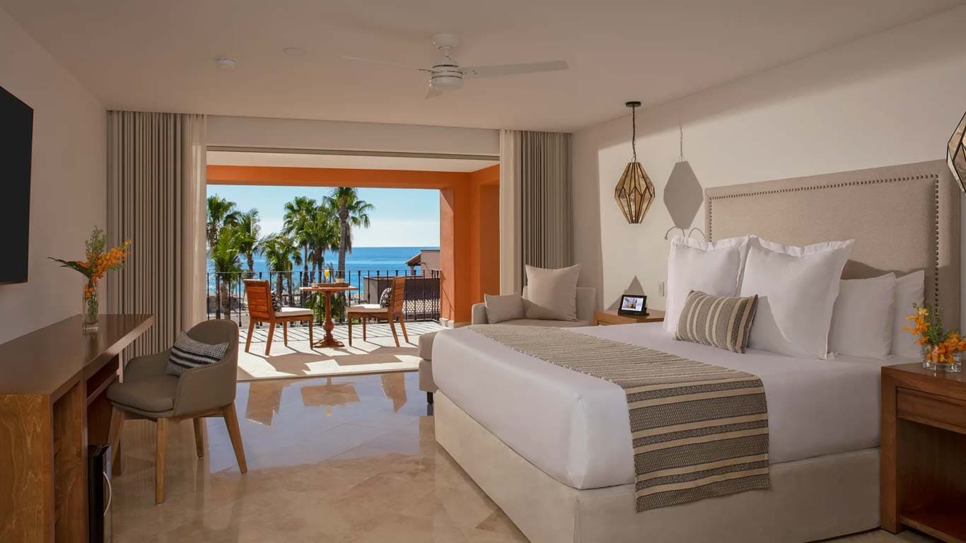 Saltwater beachfront restaurant with nightly live music and Sea of Cortez sunset views