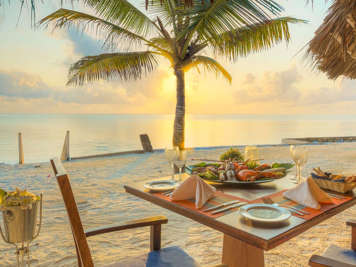 BlueBay Beach Resort & Spa Dining & Restaurants