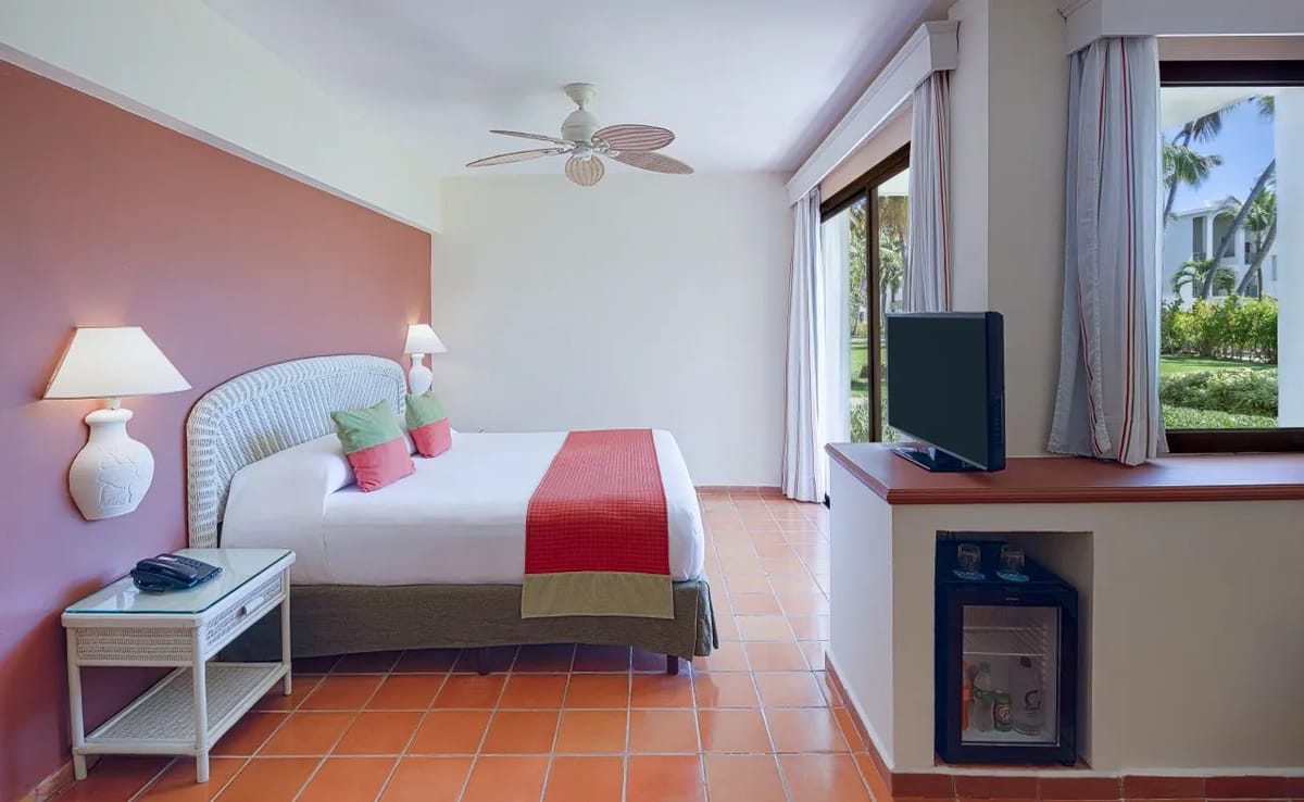 Catalonia Bavaro Beach Golf & Casino Resort Rooms & Suites