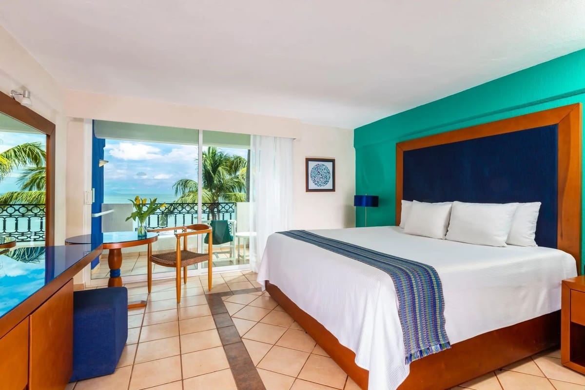 Crown Paradise Golden Puerto Vallarta Rooms & Suites