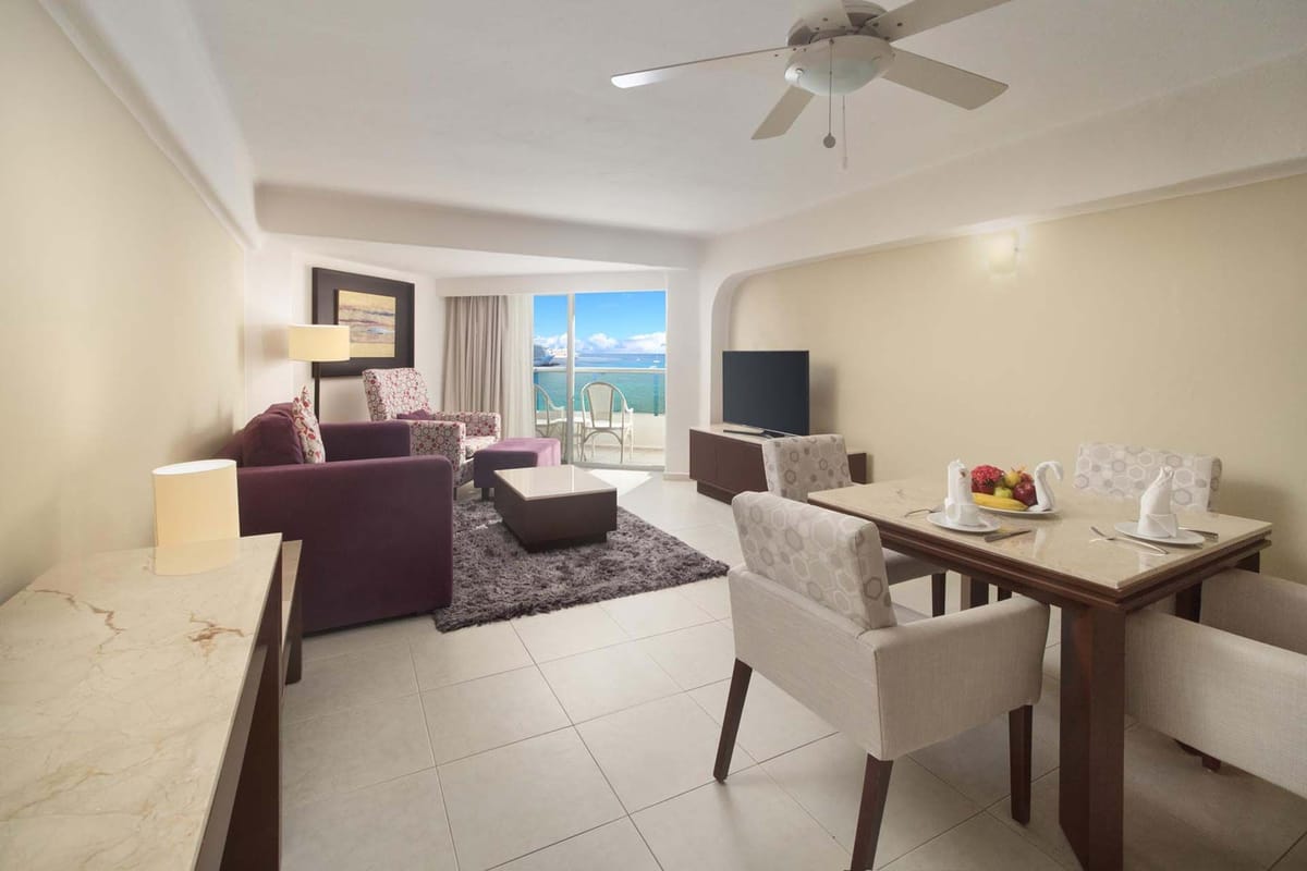 El Cid La Ceiba Beach Hotel Rooms & Suites