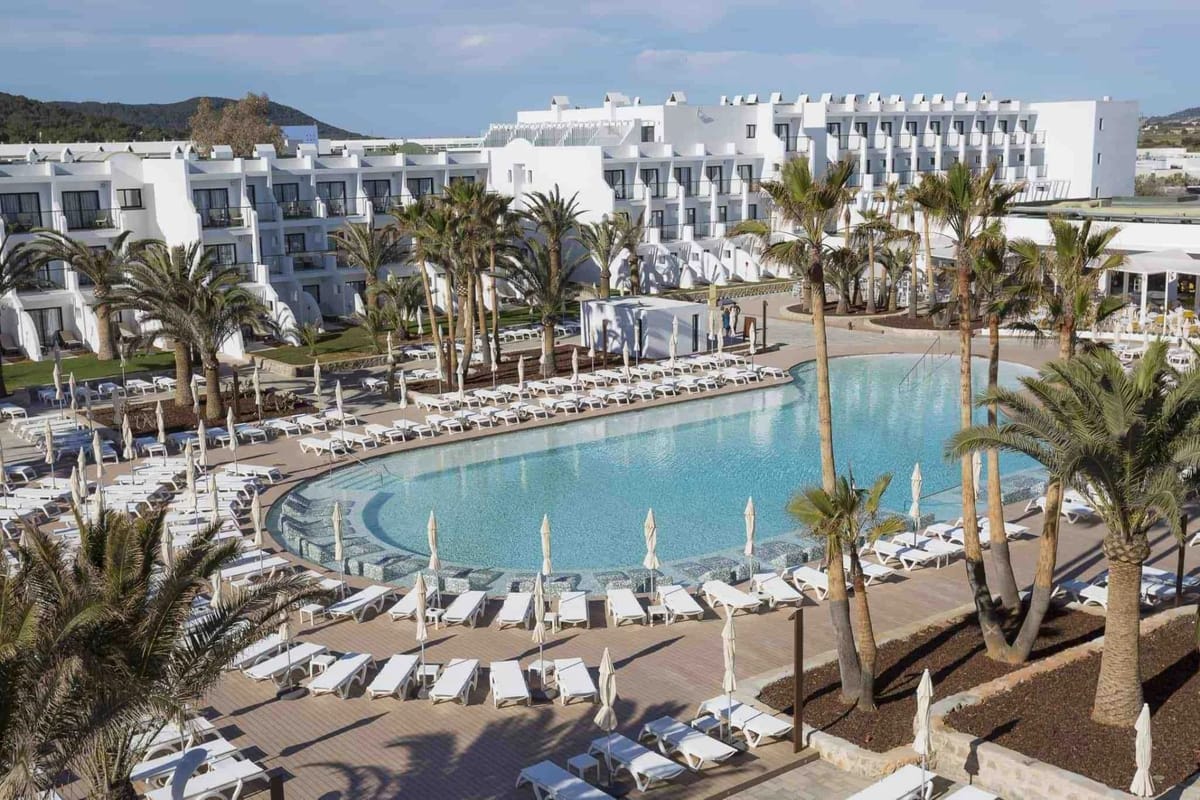 Grand Palladium White Island Resort & Spa Pools