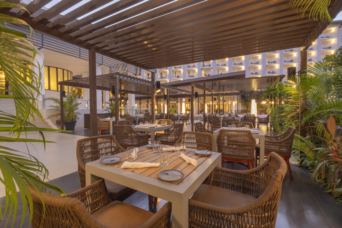 Hideaway at Royalton Blue Waters, Autograph Collection All-Inclusive Resort - Adults Only Dining & Restaurants