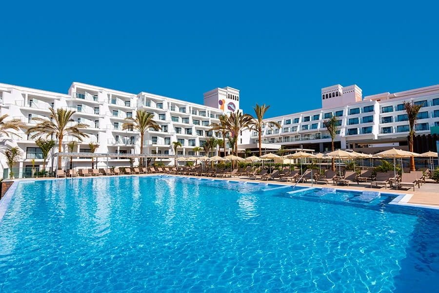 Swimming pool at Hotel Riu Buenavista
