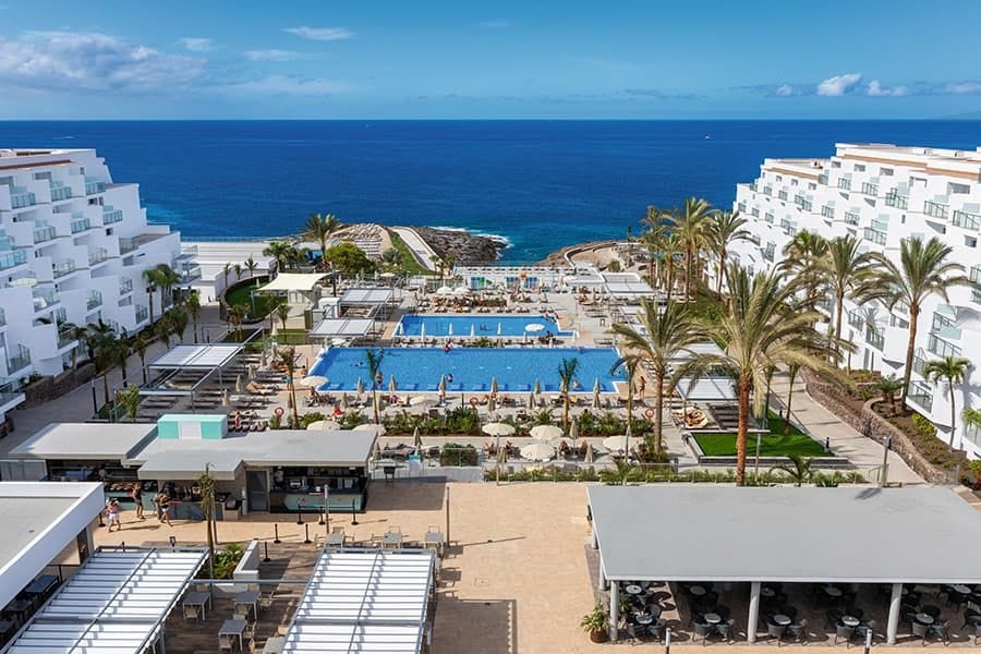 Swimming pool at Hotel Riu Buenavista