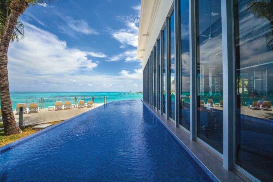 Swimming pool area at Hotel Riu Cancun