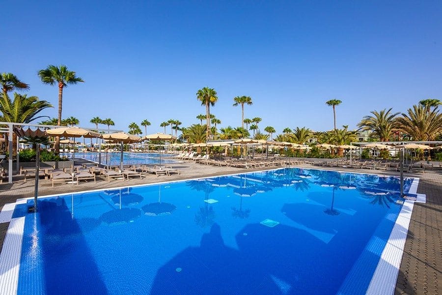 Swimming pool area at Hotel Riu Gran Canaria