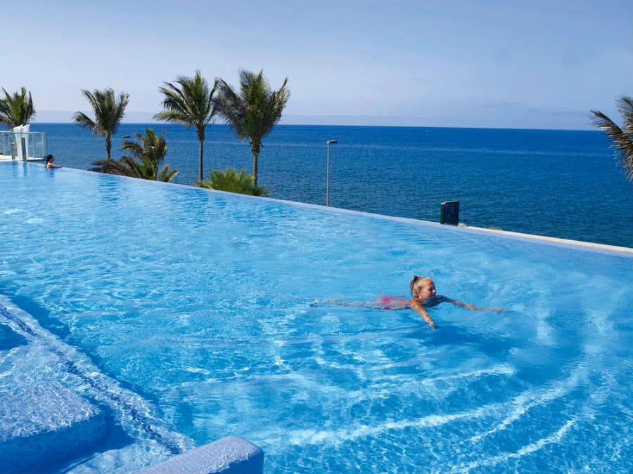 Swimming pool area at Hotel Riu Gran Canaria