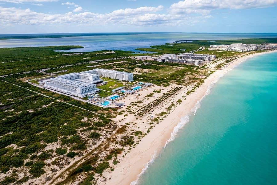 Resort exterior at Hotel Riu Latino