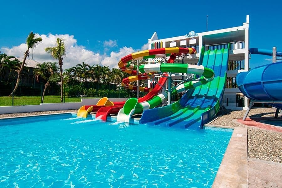 Swimming pool area at Hotel Riu Ocho Rios