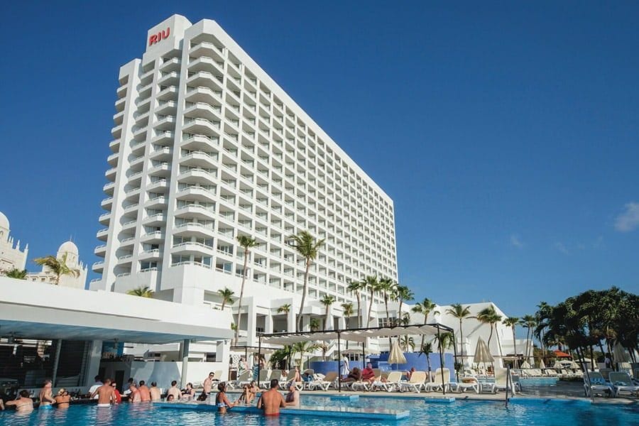 Swimming pool area at Hotel Riu Palace Antillas