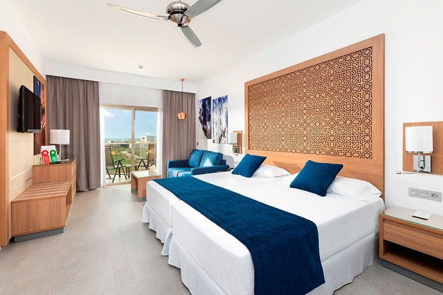 Guest room at Hotel Riu Palace Boavista