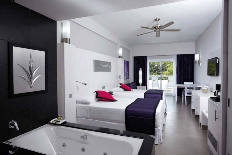 Guest room at Hotel Riu Palace Costa Rica