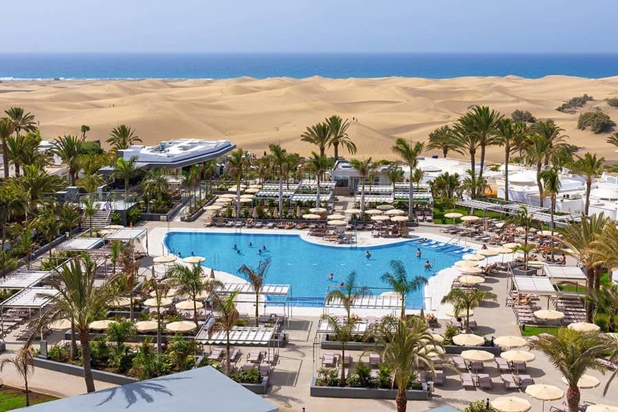 Swimming pool at Hotel Riu Palace Maspalomas