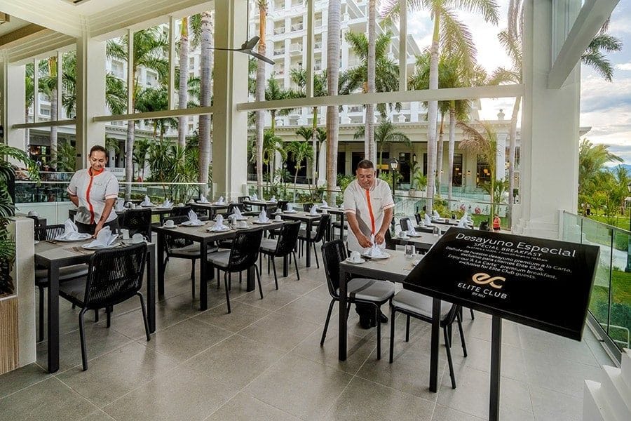 Restaurant at Hotel Riu Palace Pacifico