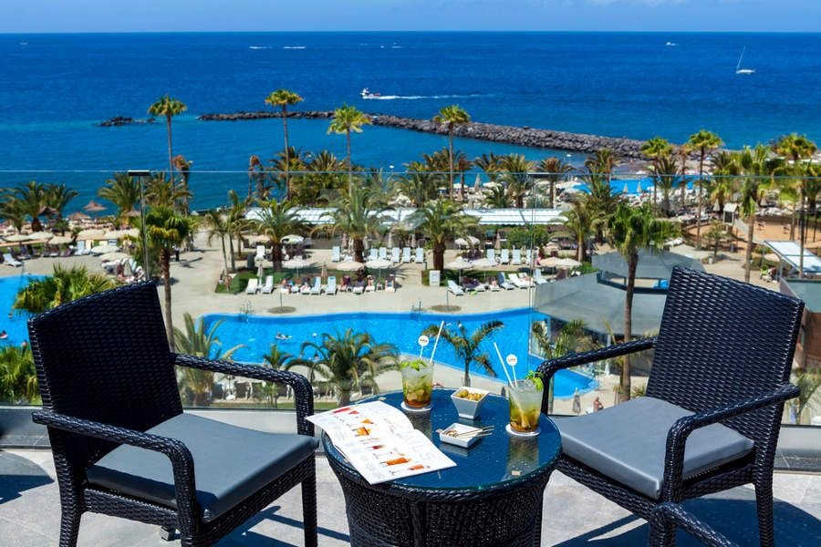 Guest room at Hotel Riu Palace Tenerife