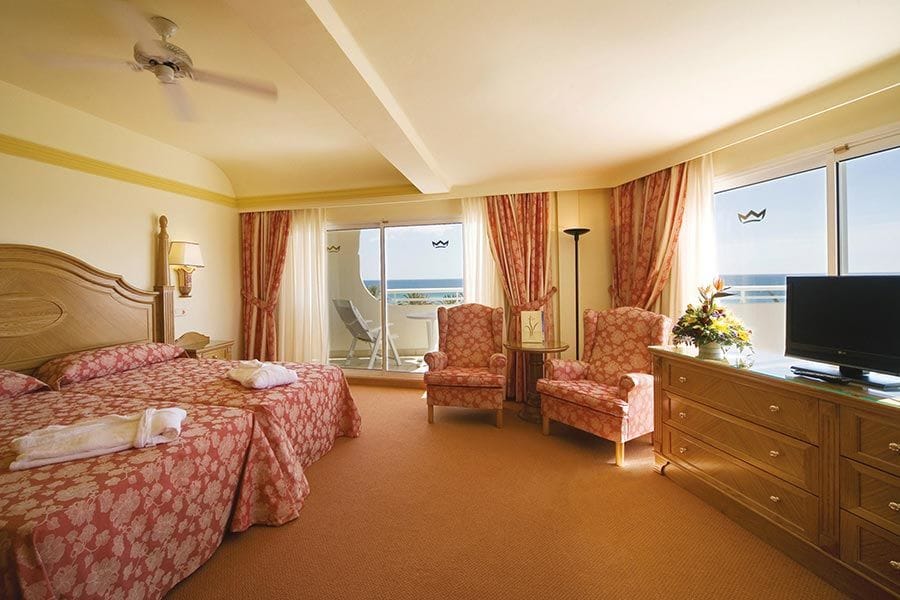 Guest room at Hotel Riu Palace Tres Islas