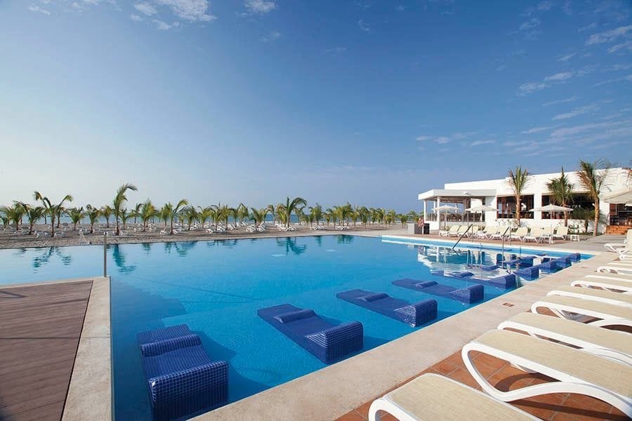 Swimming pool at Hotel Riu Playa Blanca
