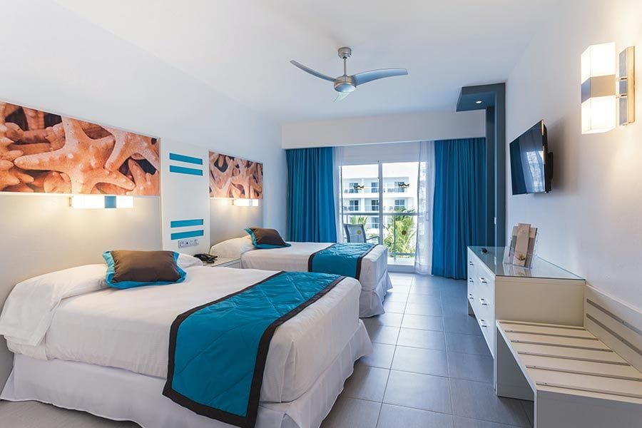 Guest room at Hotel Riu Republica