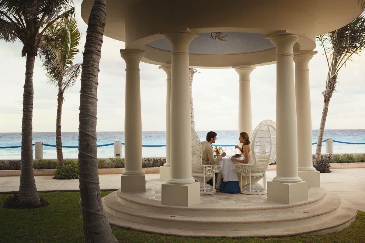 Occidental Tucancún Dining & Restaurants