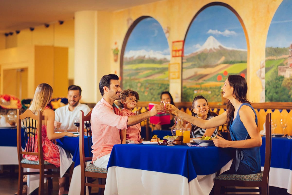 Occidental Tucancún Dining & Restaurants