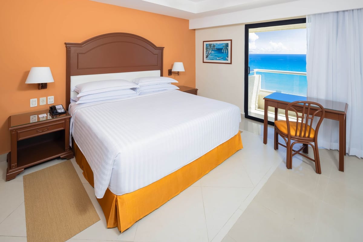 Occidental Tucancún Rooms & Suites