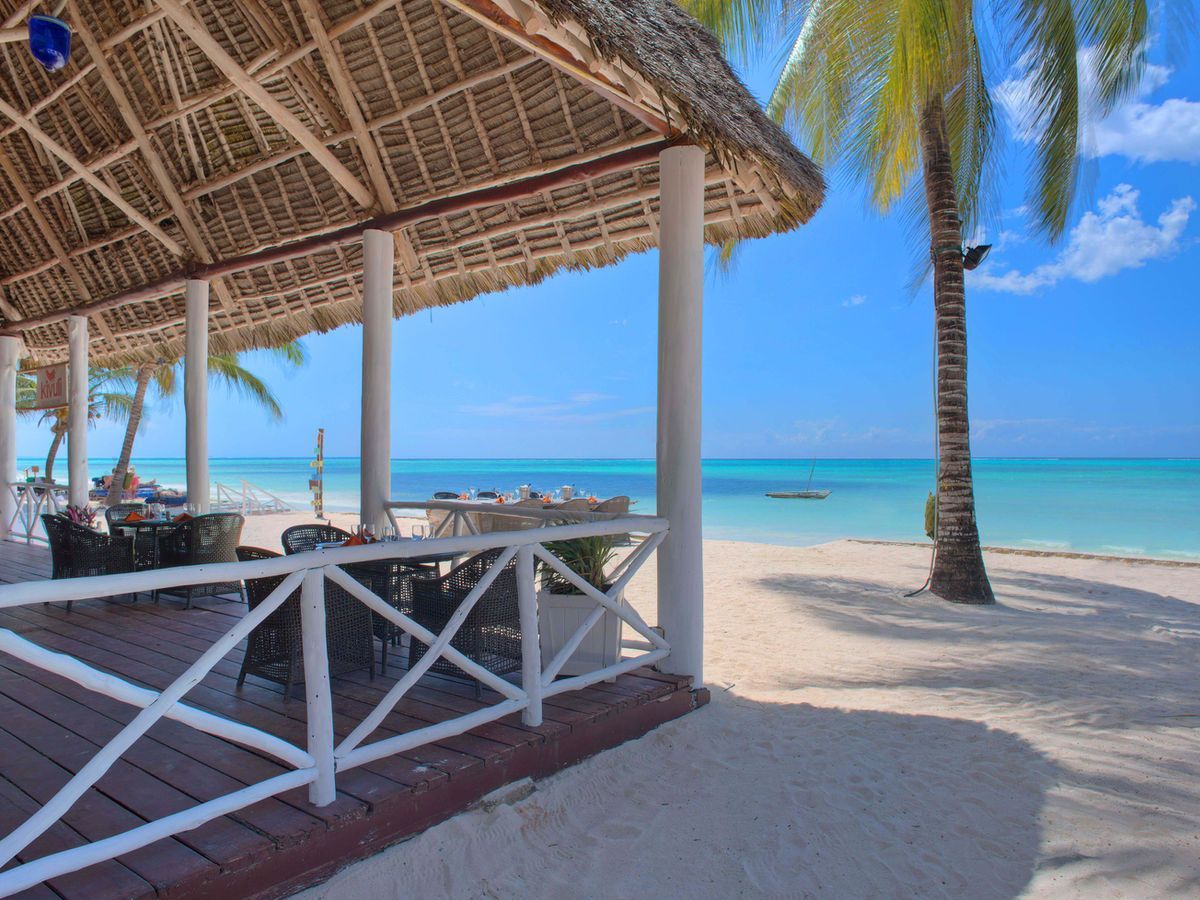 Sultan Sands Island Resort & Spa Dining & Restaurants