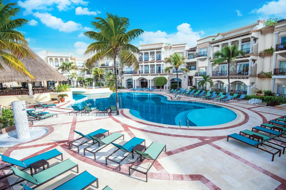 Wyndham Alltra Playa del Carmen Pools
