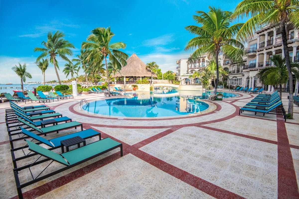 Wyndham Alltra Playa del Carmen Pools