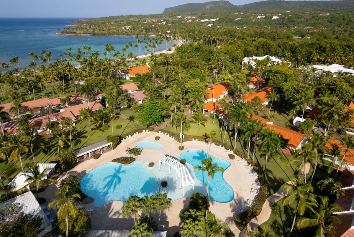 Resort exterior at Wyndham Alltra Samana