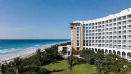 This Massive Cancún All-Inclusive Just Emerged From a $50 Million Overhaul — With Nearly 800 Redesigned Suites