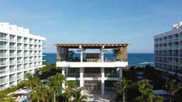 Cancun's Newest All-Inclusive Has a Sixth-Floor Pool Bar With Caribbean Views
